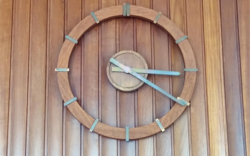 Gammelt antikt ur i messen på Kogtved Søfartsskole